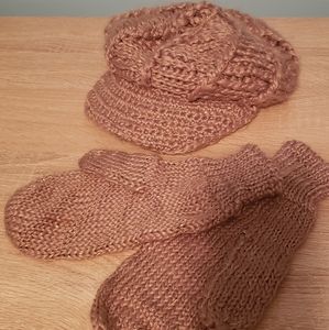 Lovely Golden Hat and Mittens Set